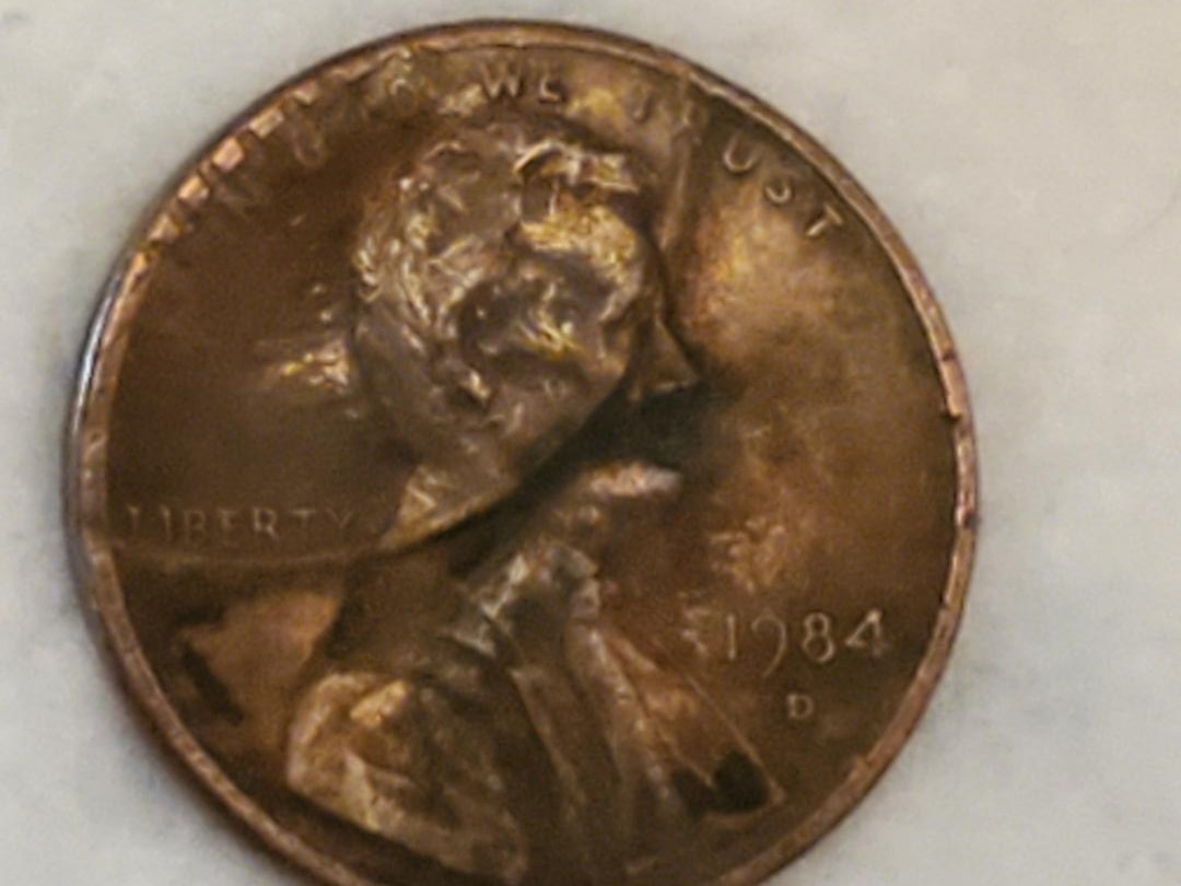 1984-Lincoln-Memorial-Cent---Is-This-An-Error-Coin-Or-Post-Mint?